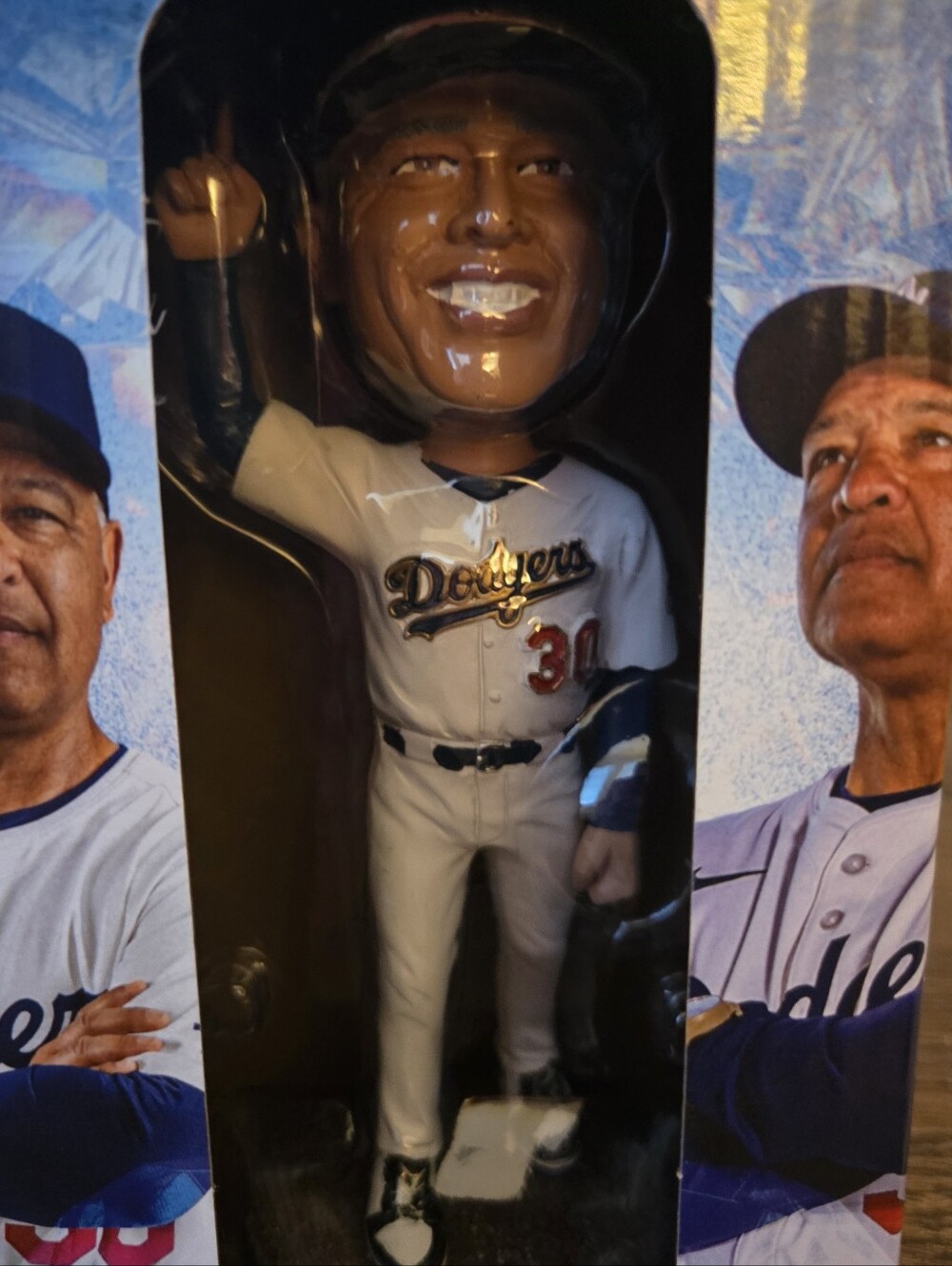 Dodgers Dave Roberts Bobblehead Sga 5/25/26 World Champions - Picture 2 of 7